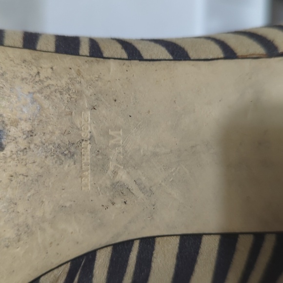 Ann Marino by Bettye Muller Zebra Faux Fur Pointed Toe Flats Size 7.5 - Picture 10 of 11